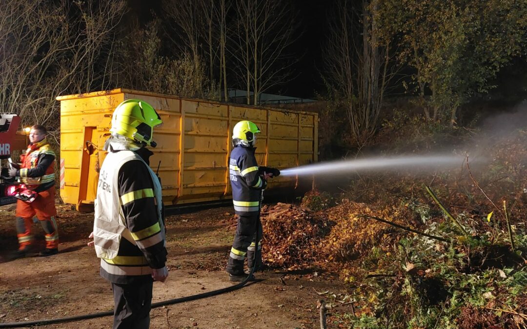 B09 Brand Grünschnitthaufen