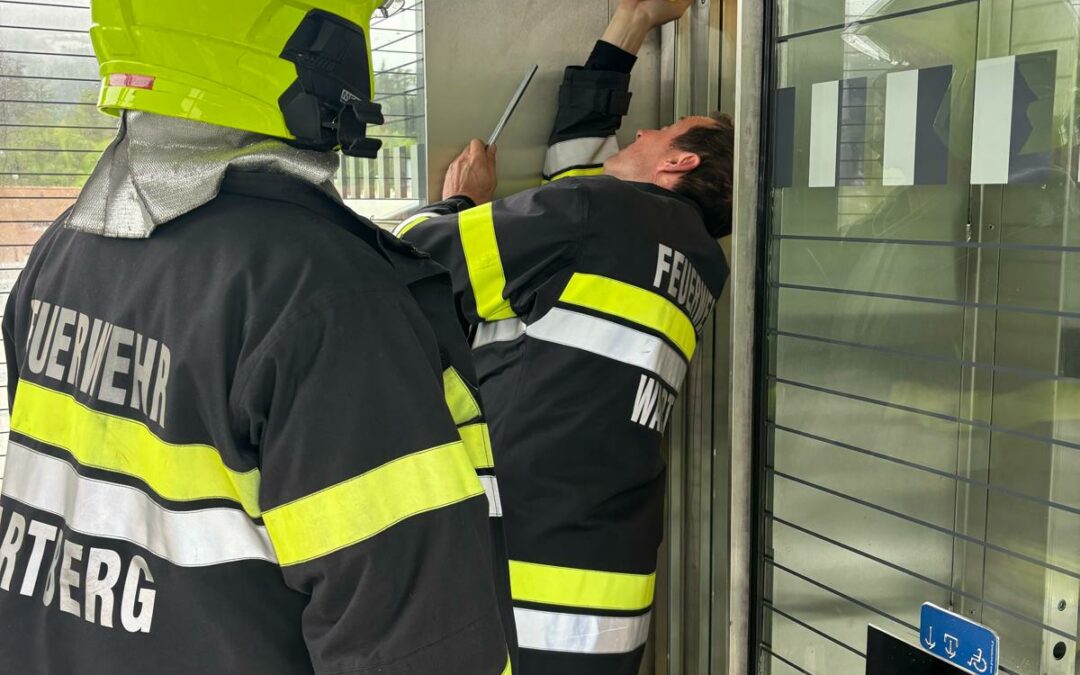 T01-Hilfeleistung Liftöffnung Bahnhof